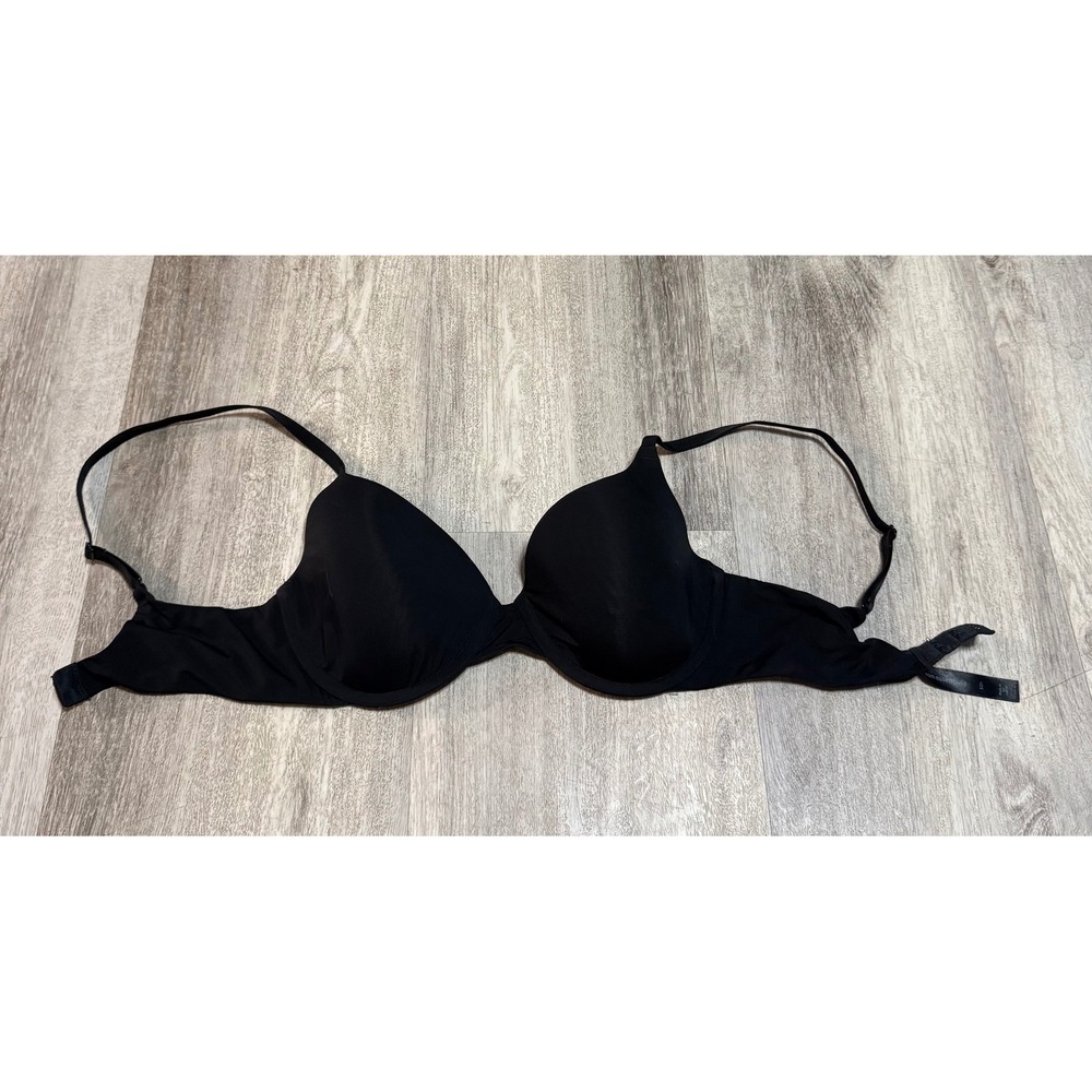 Amazon Essentials Black Underwire T-Shirt Bra 32D Smooth Molded Cup Intimates